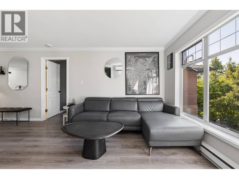 201 1140 STRATHAVEN DRIVE, North Vancouver, photo 5