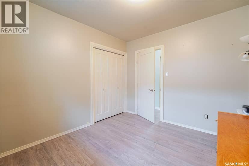 1014 Hopkins CRESCENT — photo 19 of 40