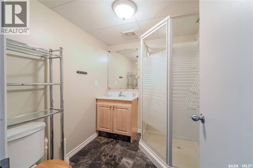 1014 Hopkins CRESCENT — photo 32 of 40