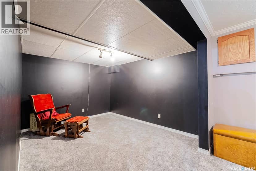 1014 Hopkins CRESCENT — photo 34 of 40