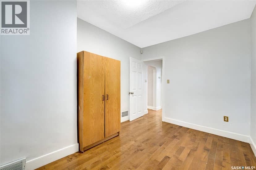 321 E Avenue S — photo 11 of 24
