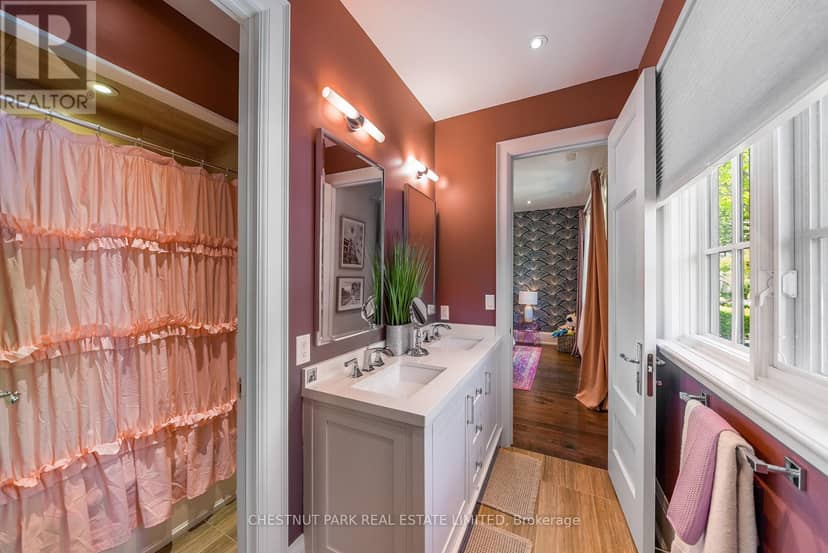 56 Pine Crescent — photo 23 of 37