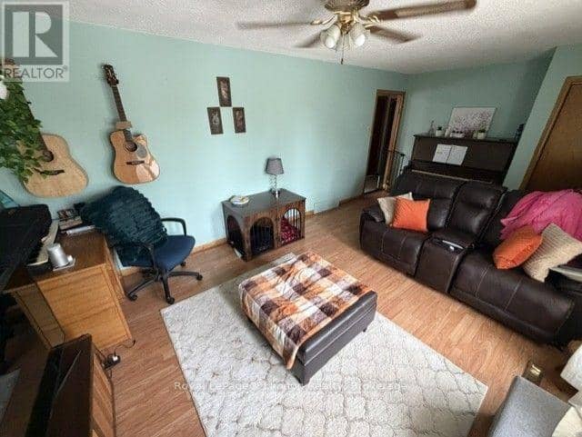 39-41 Junot Avenue S — photo 11 of 25