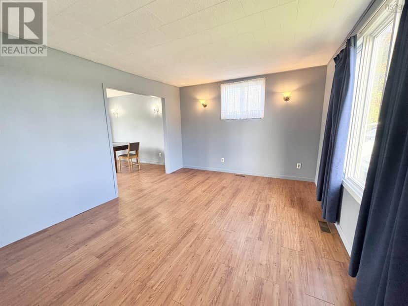 295 Park Street — photo 11 of 22