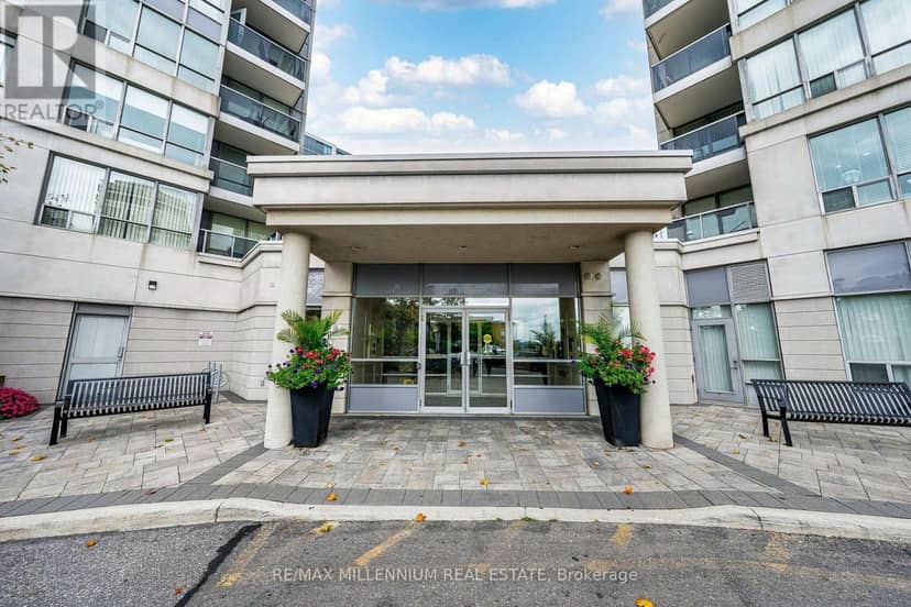 902 - 50 Disera Drive — photo 4 of 40