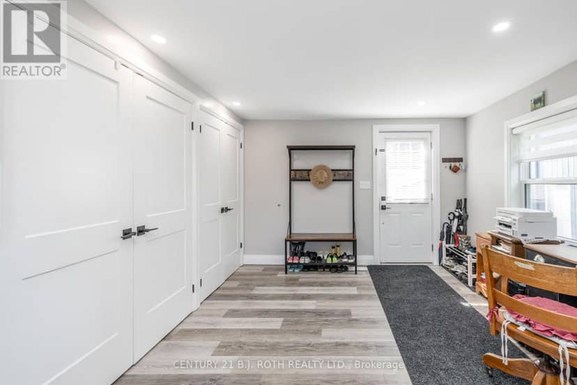 528 First Avenue, Tay, photo 3