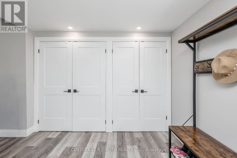528 First Avenue, Tay, photo 4