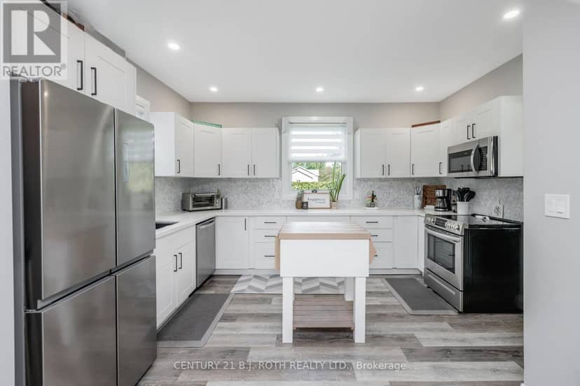528 First Avenue, Tay, photo 6