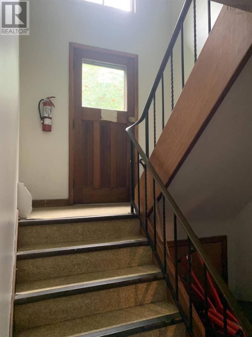 6 Randall Avenue — photo 14 of 24