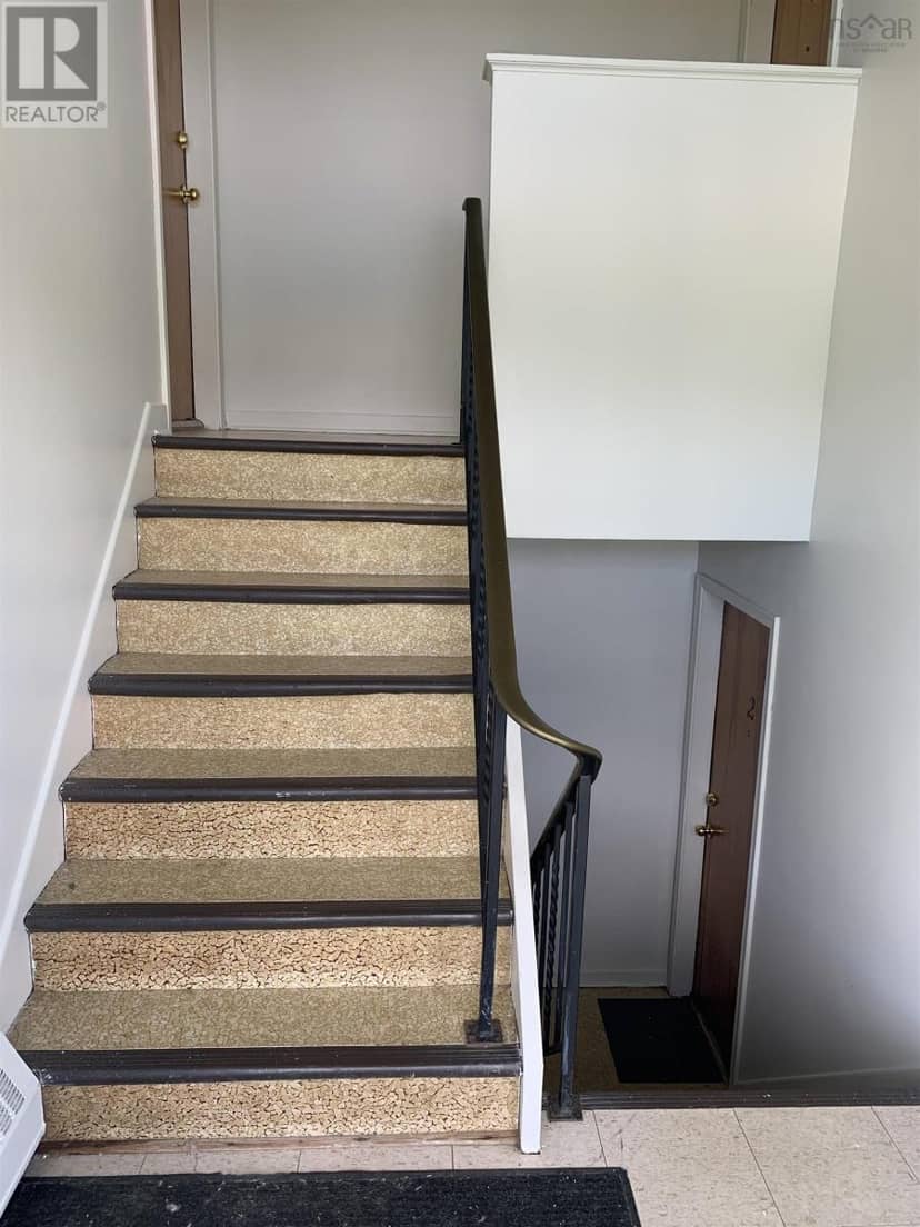 6 Randall Avenue — photo 4 of 24