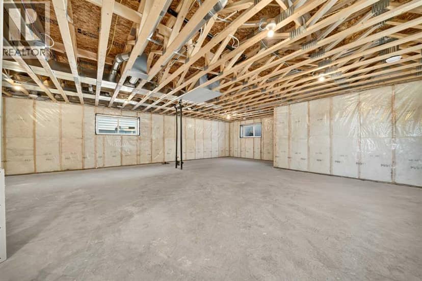 8635 25 Avenue — photo 12 of 31