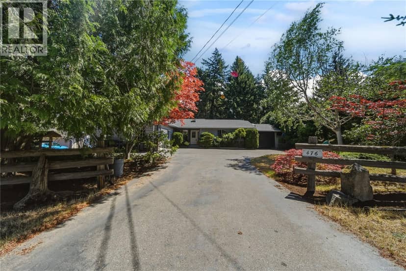 476 Qualicum Rd — photo 1 of 38