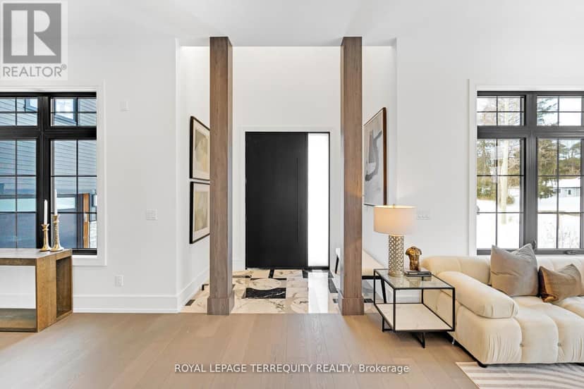 17 Connor Drive — photo 2 of 40