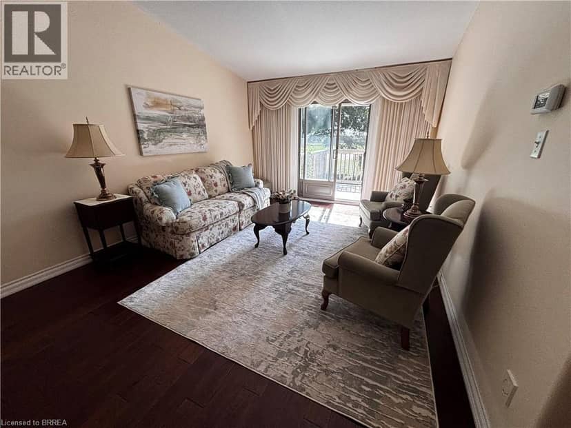 24 GRIFFITHS Drive Unit# 23 — photo 10 of 33
