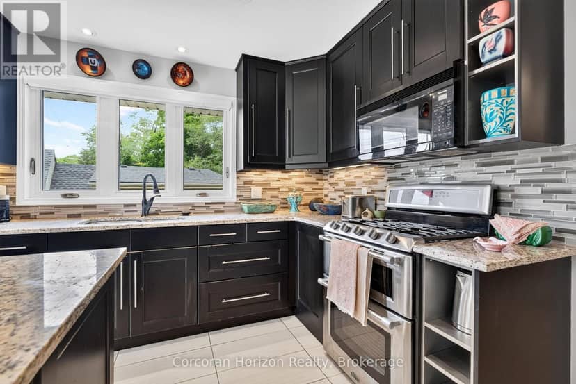 592 Aberdeen Avenue — photo 14 of 40