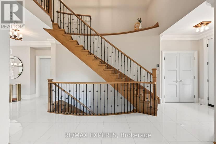 18 Gosling Road — photo 10 of 40