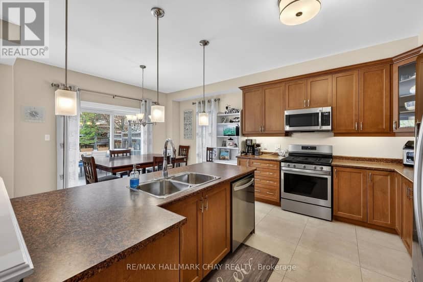 12 Orleans Avenue — photo 5 of 40