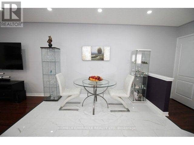 3157 Bentley Drive — photo 15 of 32