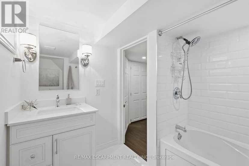 22 Sycamore Street — photo 23 of 33