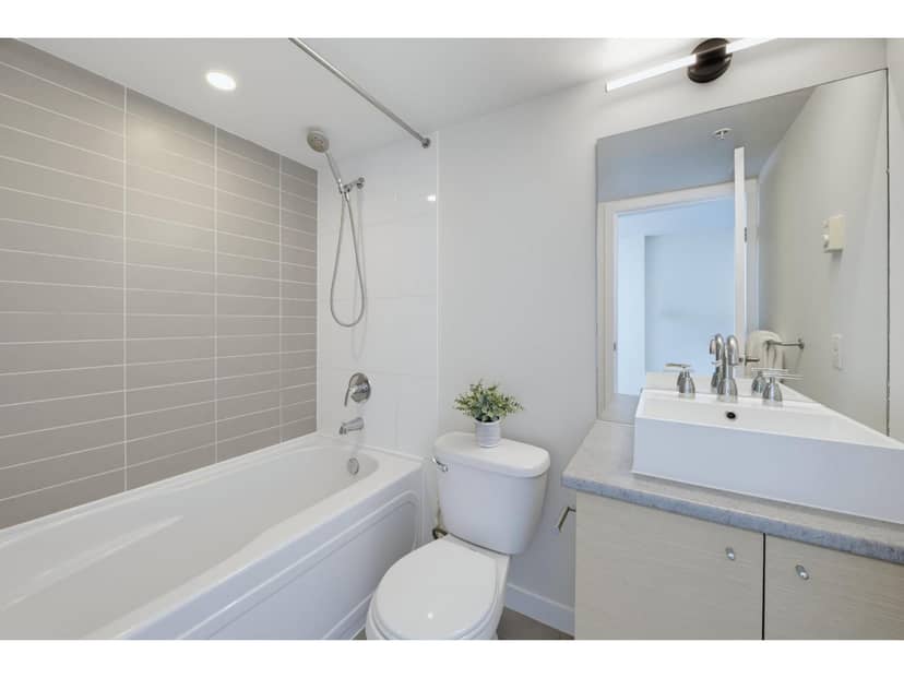 1007 13618 100 AVENUE, Surrey, photo 3