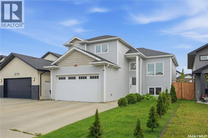 223 Ells CRESCENT — photo 1 of 40