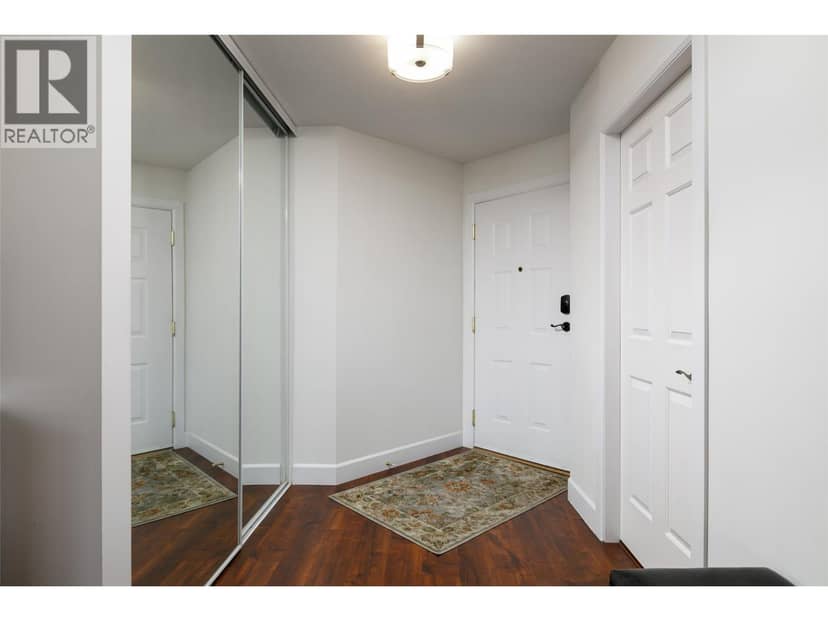 1055 Lawrence Avenue Unit# 202, Kelowna, photo 3