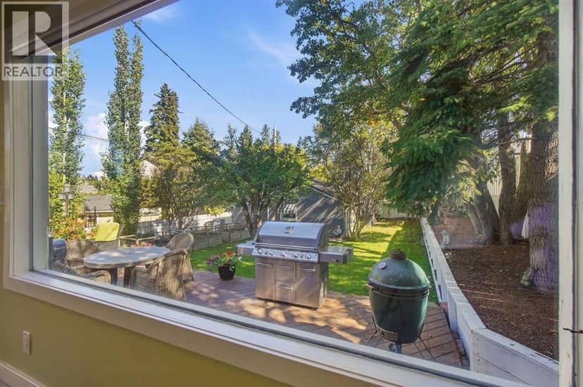 1616 Shelbourne Street SW — photo 18 of 40