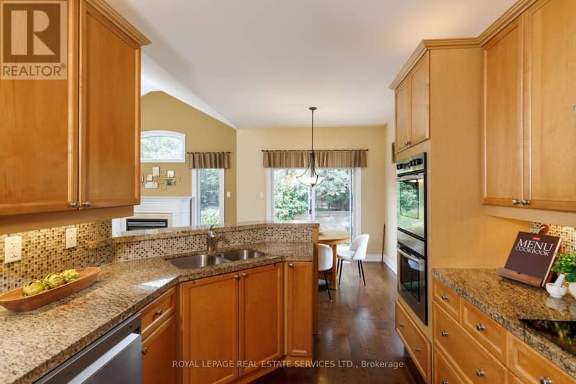 2424 Tesla Crescent — photo 17 of 40