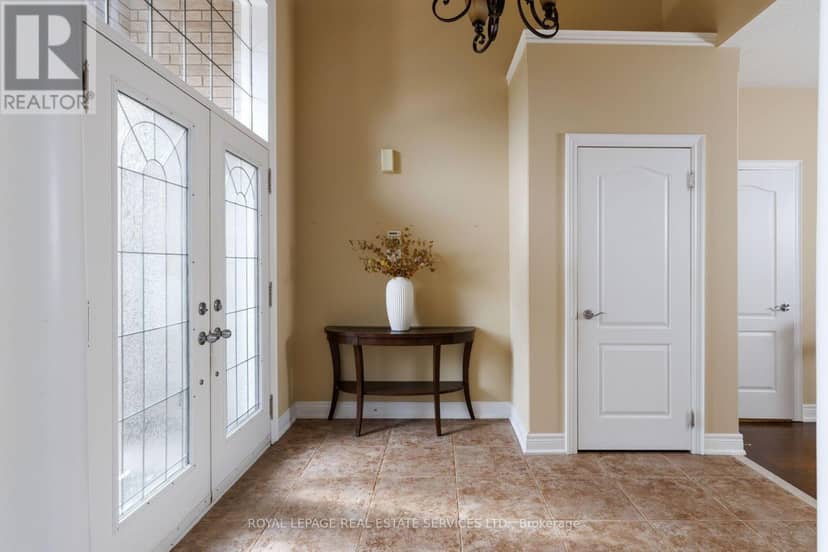 2424 Tesla Crescent, Oakville, photo 6