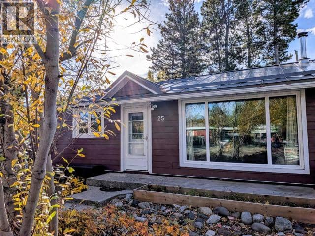 25 Takhini Ave — photo 1 of 9