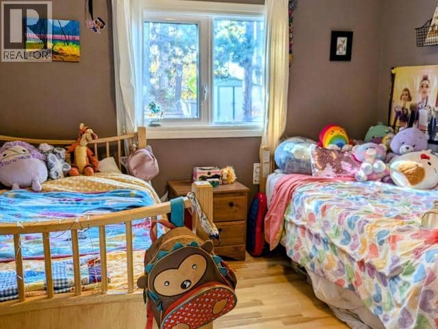 25 Takhini Ave — photo 6 of 9