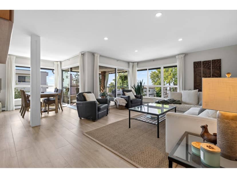 302 1290 MARTIN STREET, White Rock