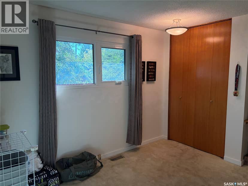 133 2nd AVENUE NE — photo 17 of 40