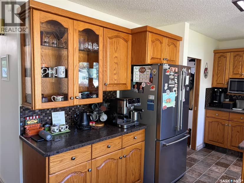 133 2nd AVENUE NE — photo 9 of 40