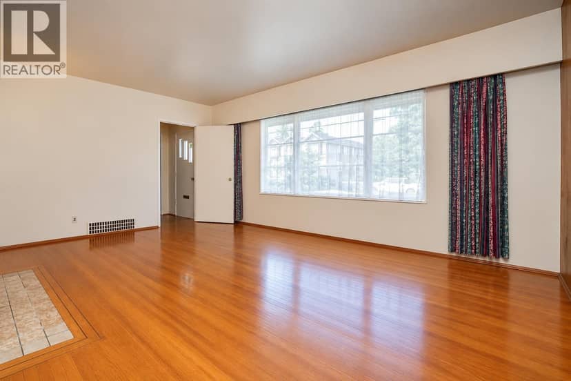 904 FIRST STREET, New Westminster, photo 3