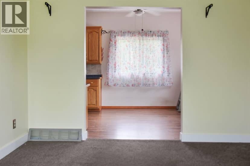 10111 Hwy 13 — photo 11 of 40