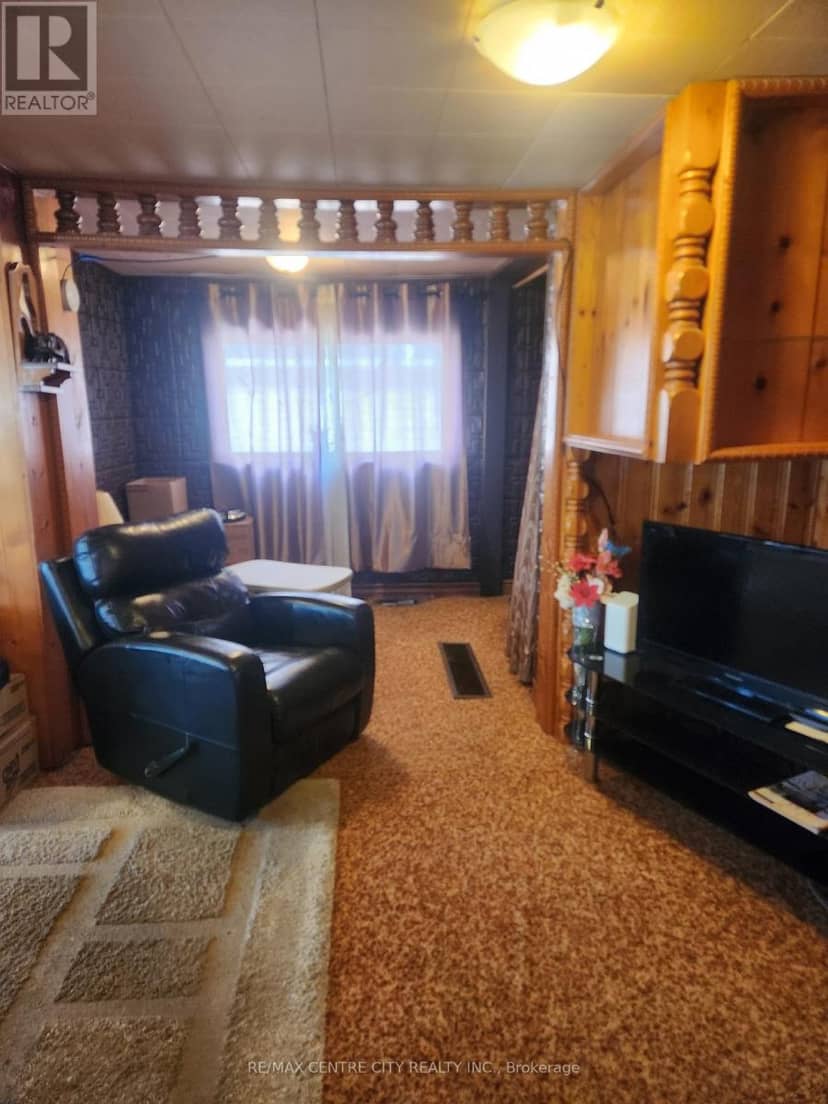 31 Queen Street, Strathroy-Caradoc, photo 3
