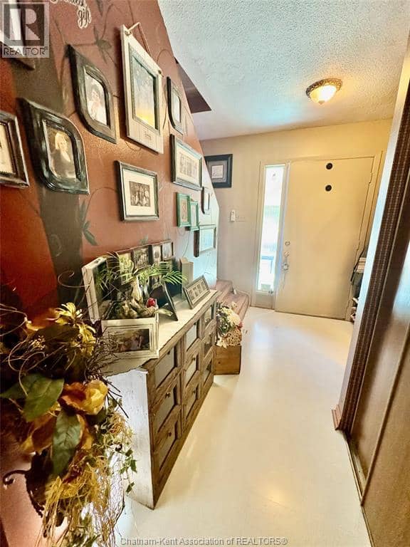 60 Copperfield Crescent — photo 6 of 25
