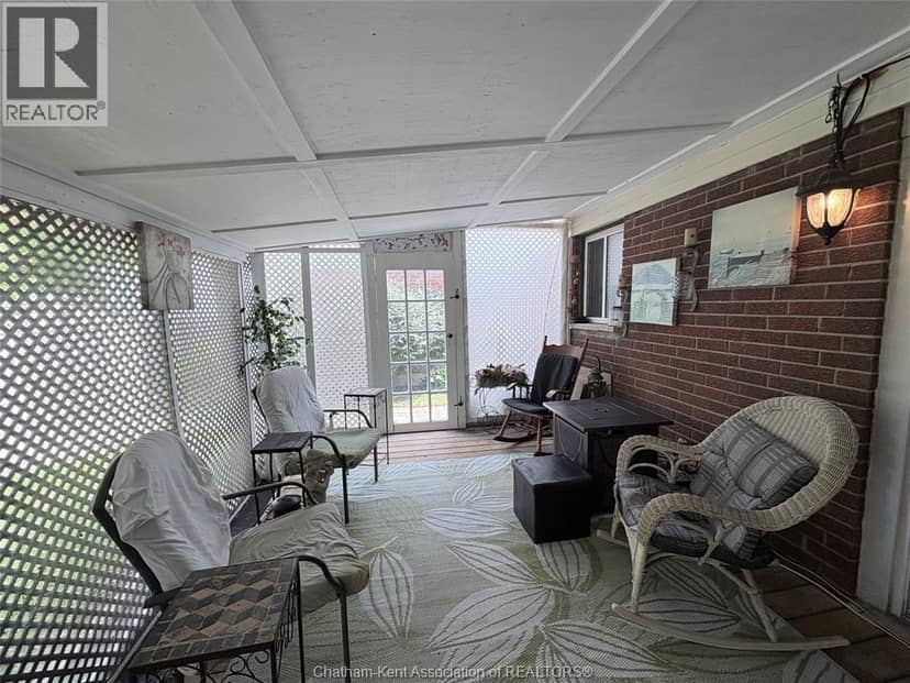 60 Copperfield Crescent — photo 17 of 25