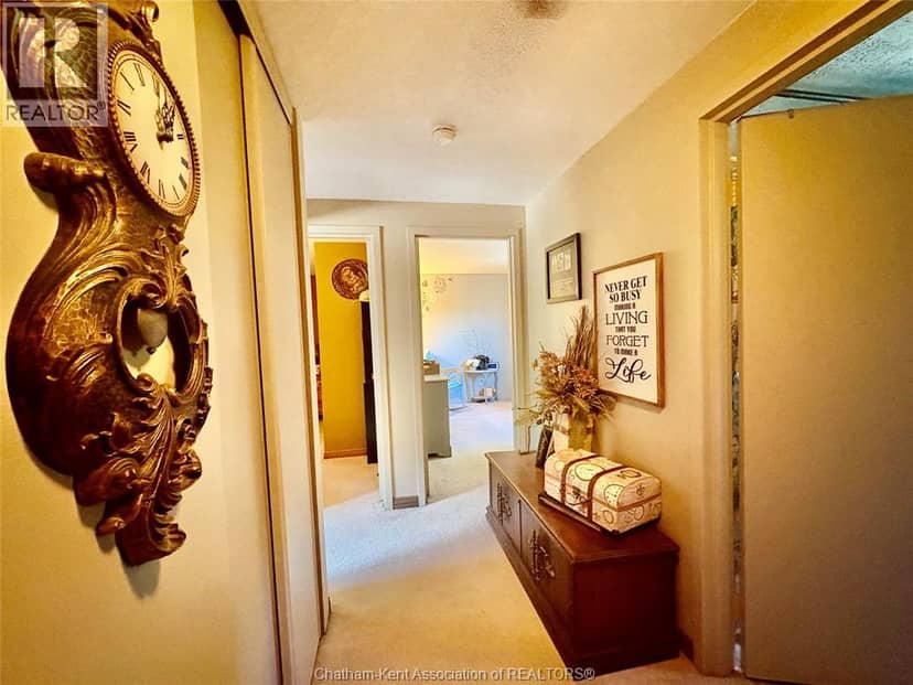 60 Copperfield Crescent — photo 8 of 25