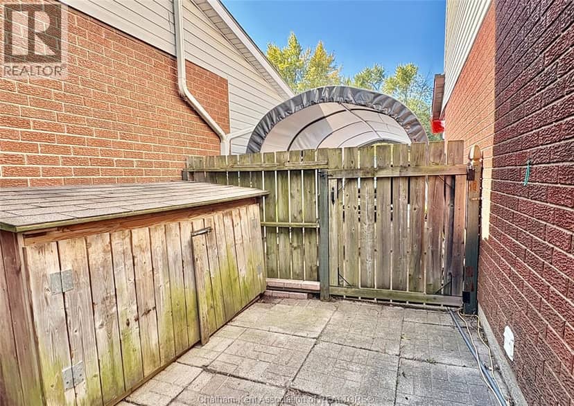 60 Copperfield Crescent — photo 24 of 25