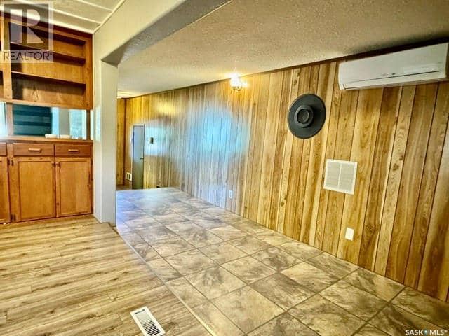 219 13th STREET — photo 9 of 32