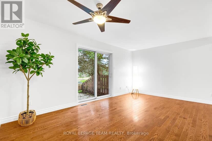 15 - 121 Castlefrank Road — photo 12 of 40