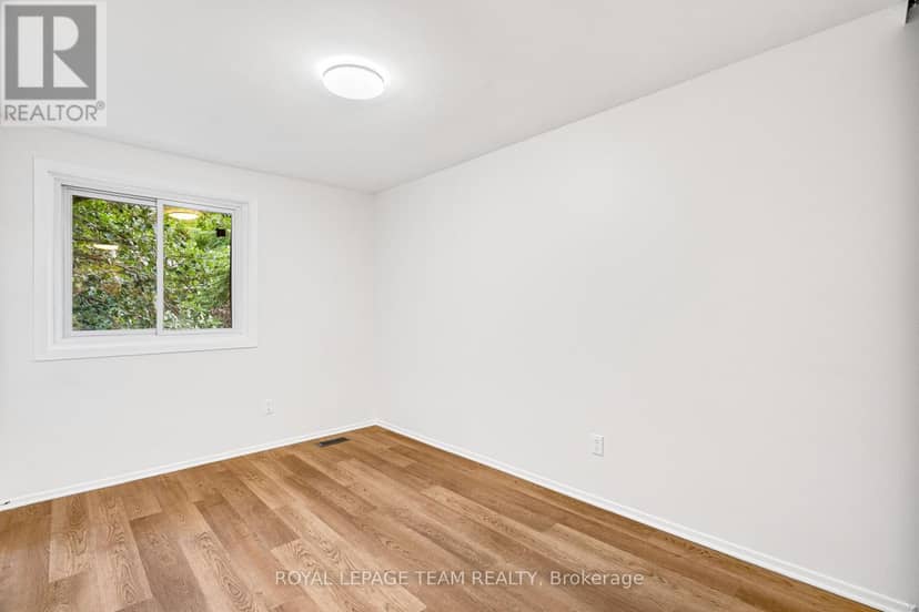 15 - 121 Castlefrank Road — photo 32 of 40