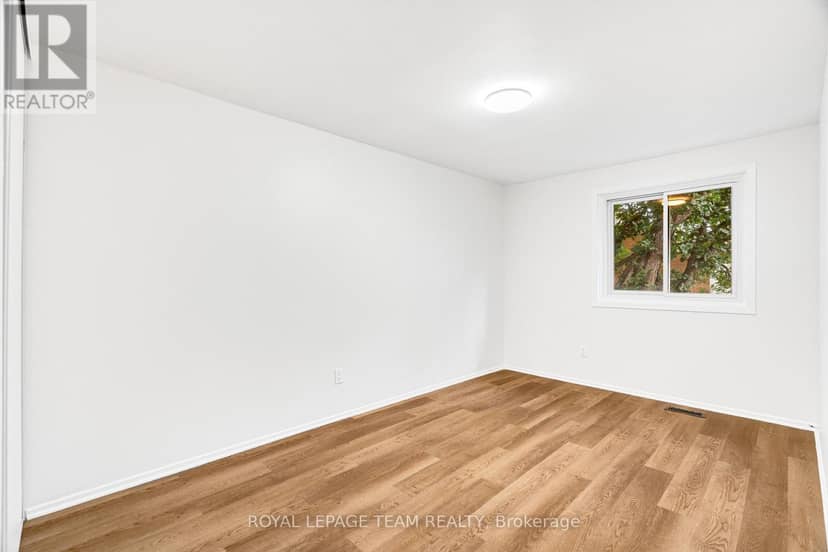 15 - 121 Castlefrank Road — photo 35 of 40