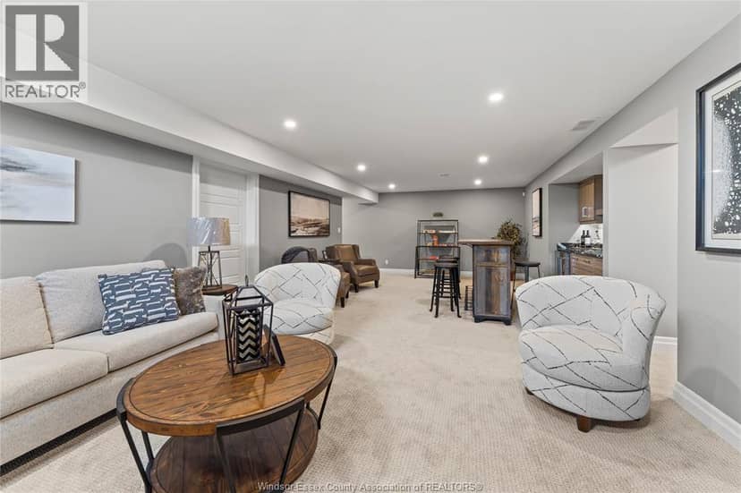 60 Redwood AVENUE — photo 24 of 31
