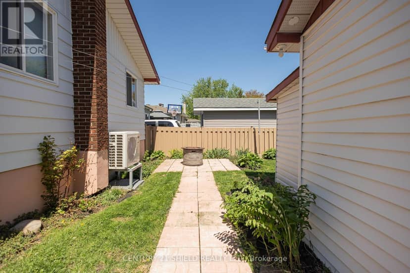 1107 Grand Avenue — photo 7 of 34