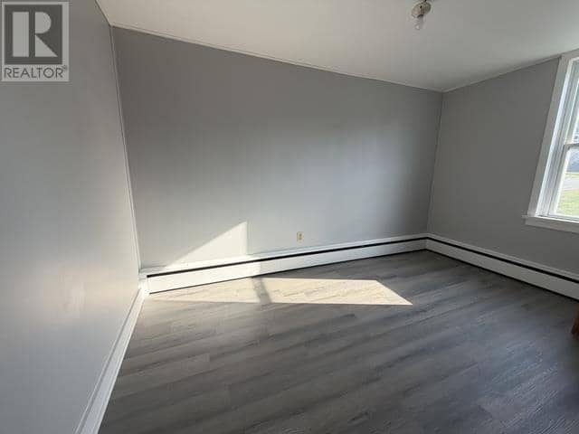 62 Queen ST — photo 21 of 33
