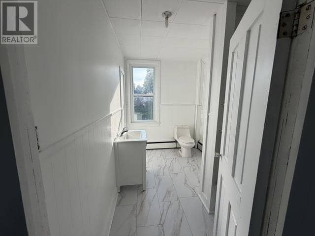 62 Queen ST — photo 16 of 33