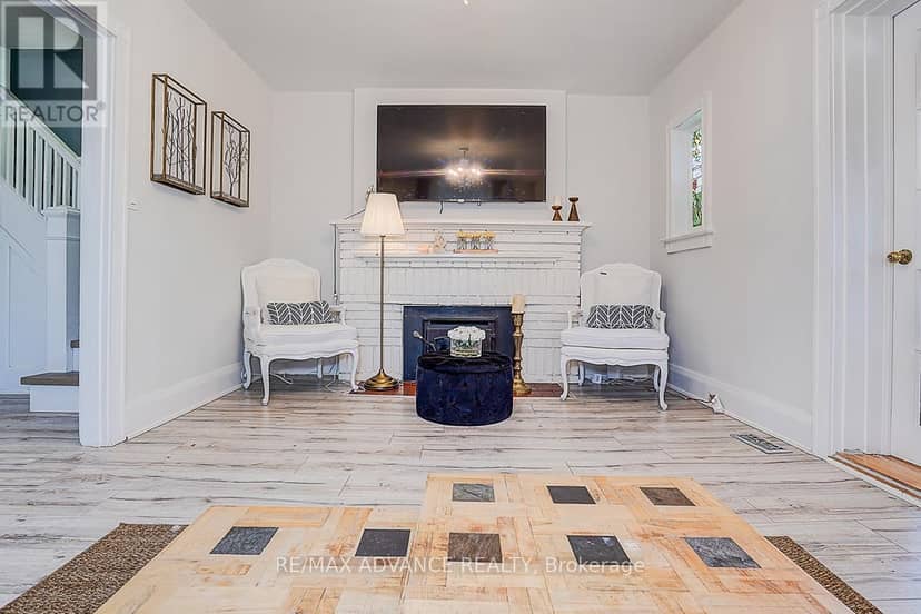 33 Castlefield Avenue — photo 11 of 40